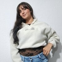 Isaa-bella11 webcam model