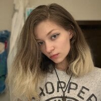 Ellyy_ly webcam model