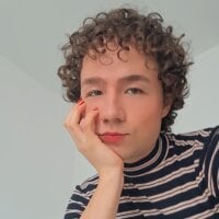 curly_twink's Profile Pic