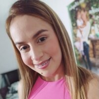 _Taylor_Cruz's Offline Chat Room