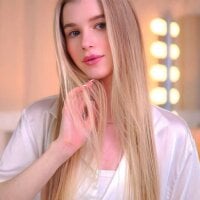 LornaCritchlow's Avatar Pic