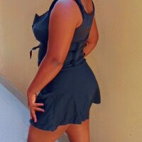 sexy_thighs22's Offline Chat Room