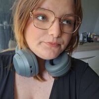 nymphomane2006 webcam model