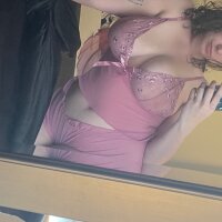 desireexo's Offline Chat Room