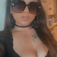 RoXXXannetripple's Offline Chat Room