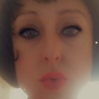 Madame-X's Offline Chat Room