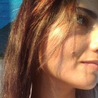 Qeen_flirt_'s Offline Chat Room