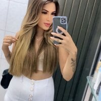 bruninhasafad4 Adlı Modelin Çevrimdışı Sohbet Odası