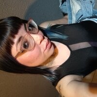 Ludmila20's Offline Chat Room