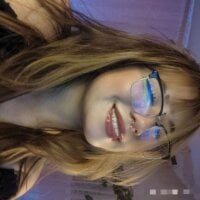 val__18 个人资料图片