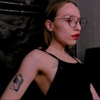AphexQueen webcam model