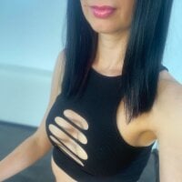 Mercedes_black's Offline Chat Room