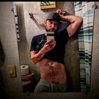 cameraguy92's Offline Chat Room