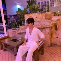 Lassuly2121's Avatar Pic