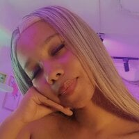 Imagem de avatar de Lunaa_Brunettee