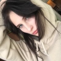 Smallhornybabe's Avatar Pic