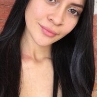 Nicole_heart_50's Offline Chat Room