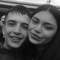 CamilaAndDante_'s Offline Chat Room