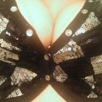 tettona-sexy's Offline Chat Room