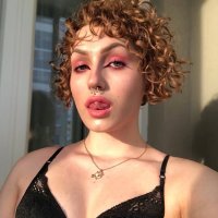 elza_gooode Adlı Modelin Çevrimdışı Sohbet Odası