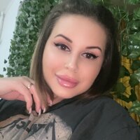 AlexiaFoxxy fully nude on webcam for live porn video chat