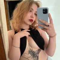 Helenn_Fox's Profile Pic