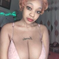 BusyBootyLive Webcam