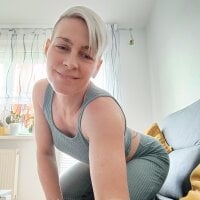 DarleenHot nude stripping on cam for online sex video webcam chat