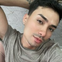 GuysVeryHot69