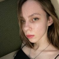 JuliaPeters model avatar