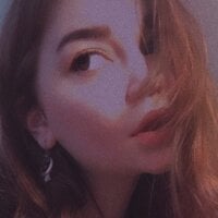 Emma_Cozy's Offline Chat Room