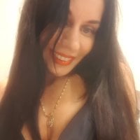 Alaina_Ryde's Offline Chat Room