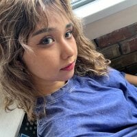 LovelyLara webcam model