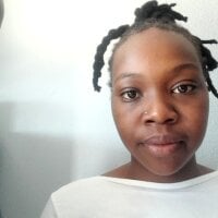 Lindie Adlı Modelin Çevrimdışı Sohbet Odası