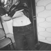 SkinnyBoy_Xhm webcam