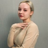 IraYounce webcam model
