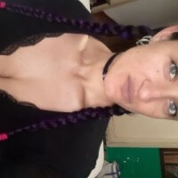 alina_s3x40's Offline Chat Room