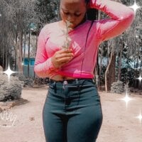 sexxy_mamacita's Offline Chat Room