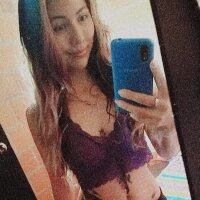 zoe_celeste's Offline Chat Room