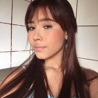 Queen_hot11's Offline Chat Room