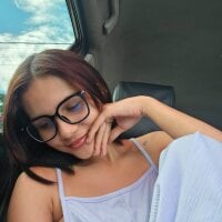 ashley_blue122's Offline Chat Room