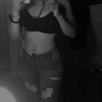 Daliah62's Offline Chat Room