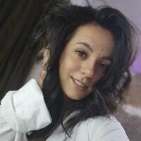 PlayfulElla webcam model