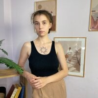 غرفة دردشة EllieAyrton دون اتصال