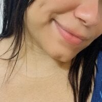 غرفة دردشة dimplesqueenn دون اتصال