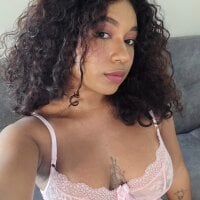 sara_sophieee webcam model