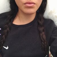 Diami_4 Adlı Modelin Çevrimdışı Sohbet Odası