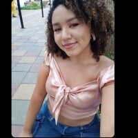 VelvetNaughty webcam model