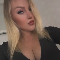 LovesomeSteady webcam