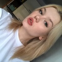 PrettyKristina's Avatar Pic